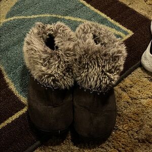 Isotoner Black and Brown Slippers